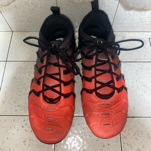 Men’s Nike Air Vapormax Plus Sneakers. Size 10.5